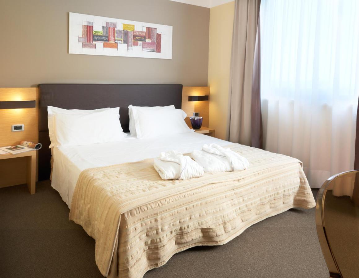 Hotel Omnia Noventa di Piave Eksteriør billede