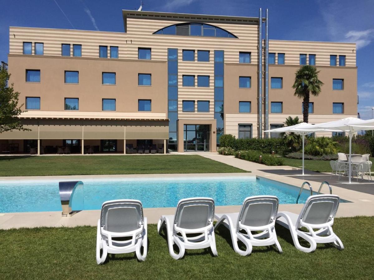 Hotel Omnia Noventa di Piave Eksteriør billede