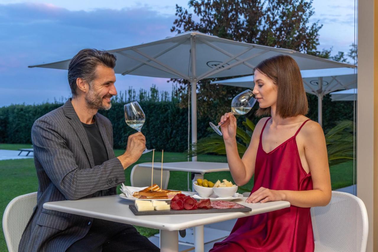 Hotel Omnia Noventa di Piave Eksteriør billede
